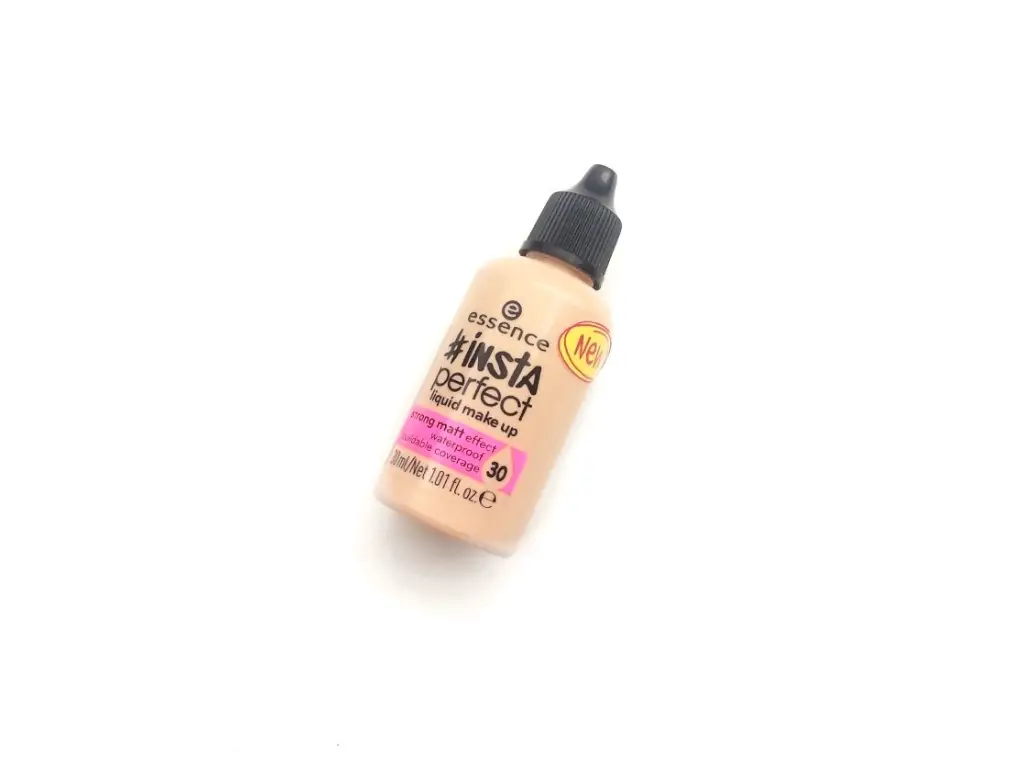 Review Essence #Insta Perfect Foundation (1)