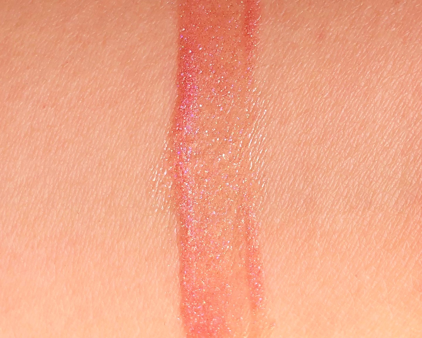 Review MAC Pretty Shiny Things Ice Orchid Review (5)