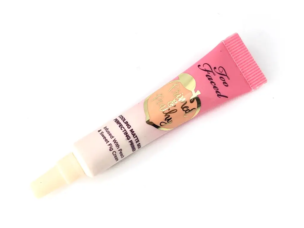 Review Too Faced Primed & Peachy Cooling Matte Skin Perfecting Primer (1).jpg