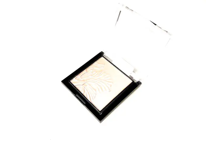 Review-Wet-n-Wild-Blossom-Glow-Megaglow-Highlighter-Powder-6