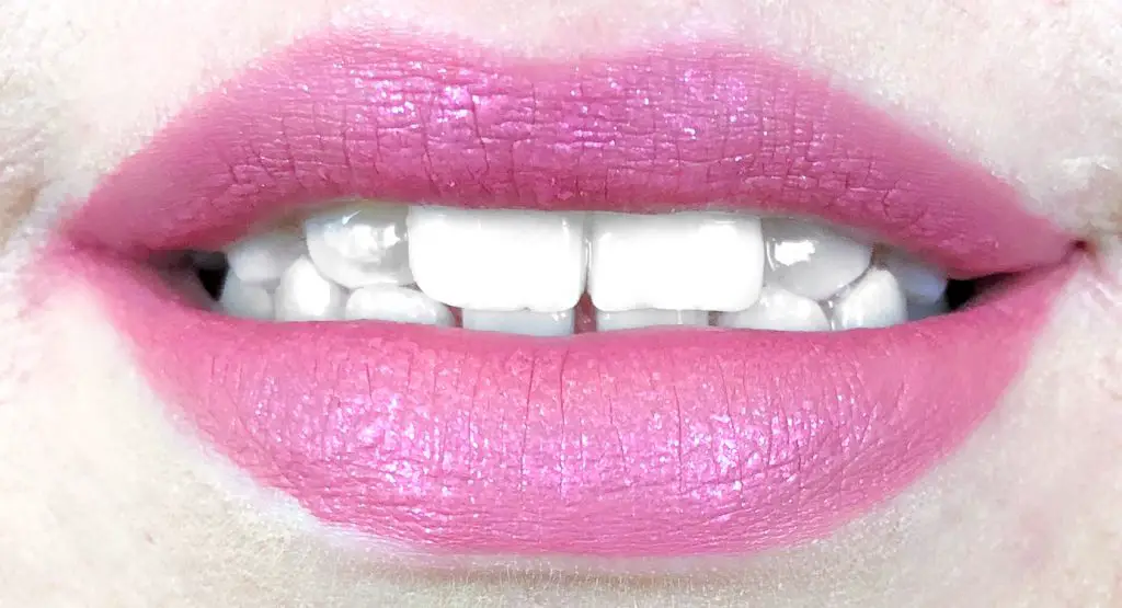 Essence 01 Glitter Rose Glitter Switch Liquid Lipstick 5