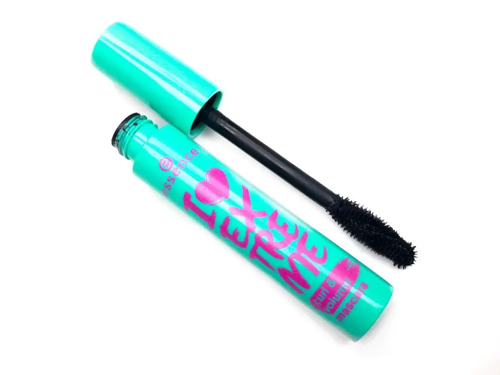 Essence I Love Extreme Curl And Volume Mascara | Review