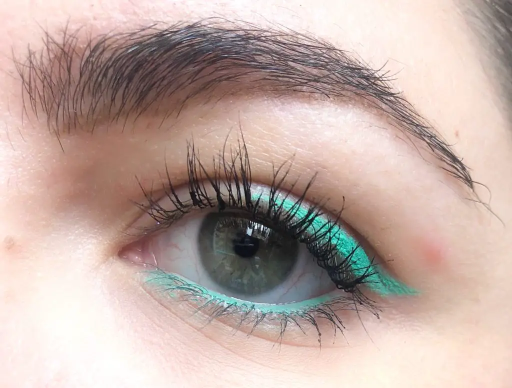 Kiko 09 Mint Lasting Precision Automatic Eyeliner And Khol Review and swatch