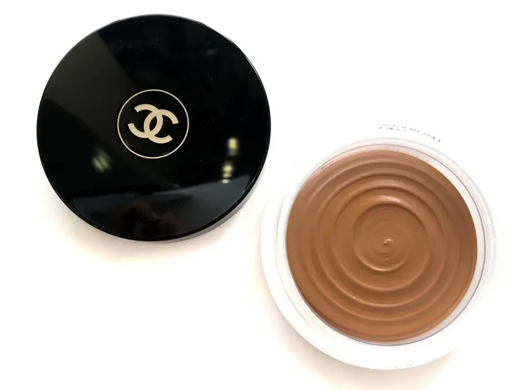 Chanel Soleil Tan Bronze Universel Healthy Glow Bronzing Cream review and swatch, chanel soleil tan bronzer , chanel soleil tan de chanel , chanel soleil tan de chanel review,