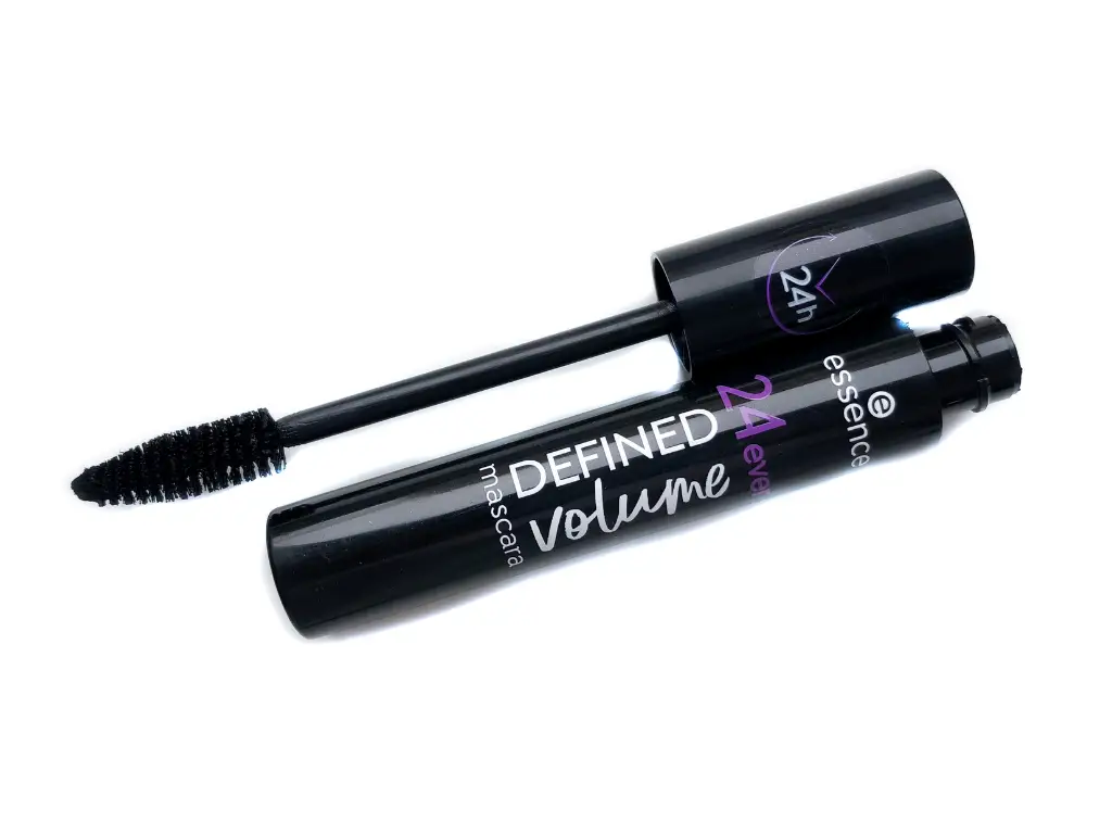 Essence 24Ever Defined Volume Mascara | Review