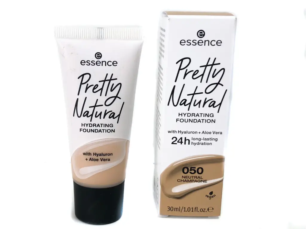 Essence Pretty Natural Hydrating Foundation | Review