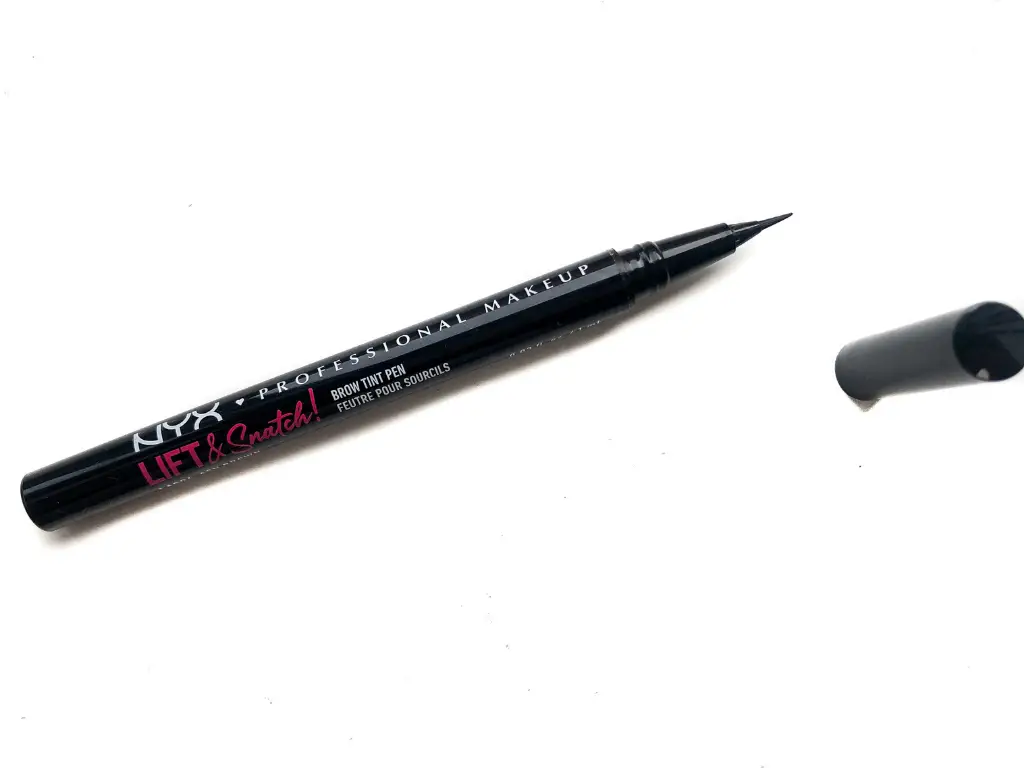 NYX Lift & Snatch brow pen , NYX Lift and Snatch , NYX Lift and Snatch brow pen , NYX Lift brow pen swatches , nyx lift and snatch brow pen swatches , nyx comestics, makeup , beauty , review , 