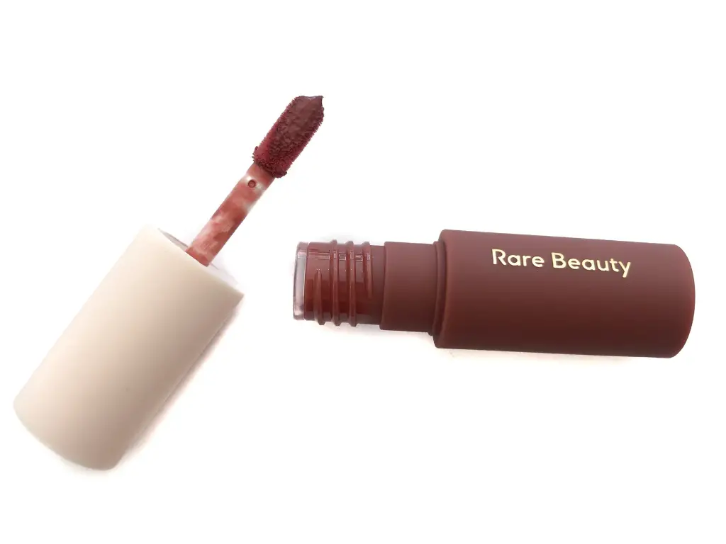 Rare Beauty Fearless Lip Soufflé Matte Cream Lipstick | Review