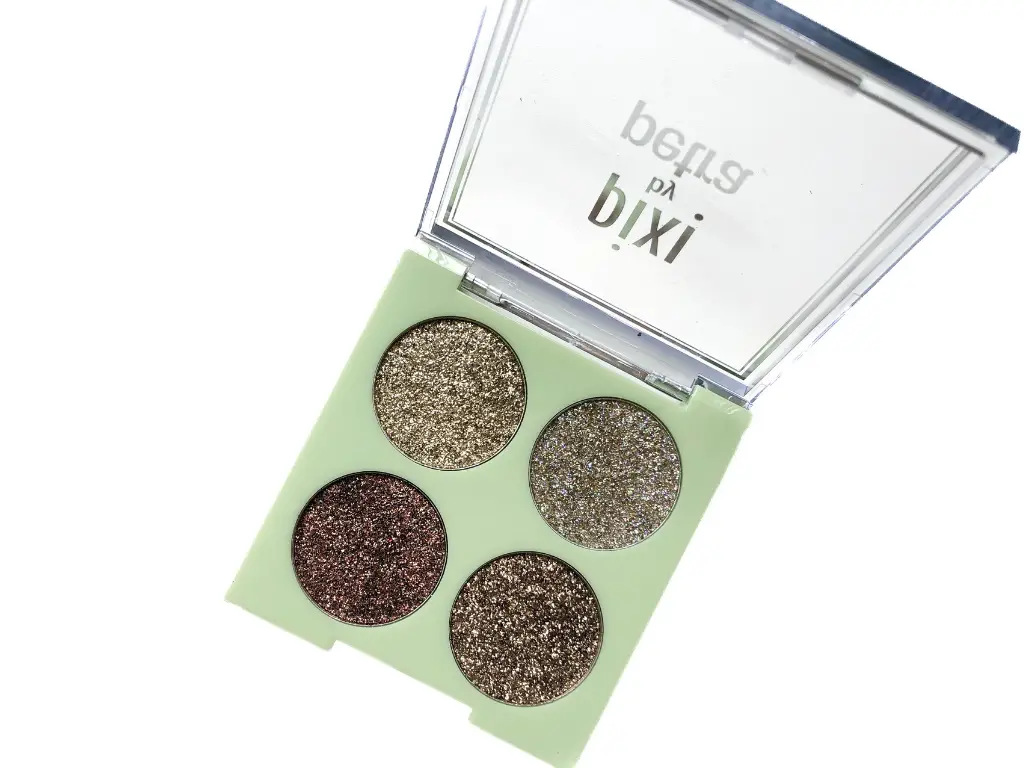 pixi gold lava eyeshadow , pixi gold lava glitter , pixi eye quad gold lava , pixi by petra glitter eye quad gold lava , makeup , pixi glitter-y eye quad swatches , beauty , pixi , review ,