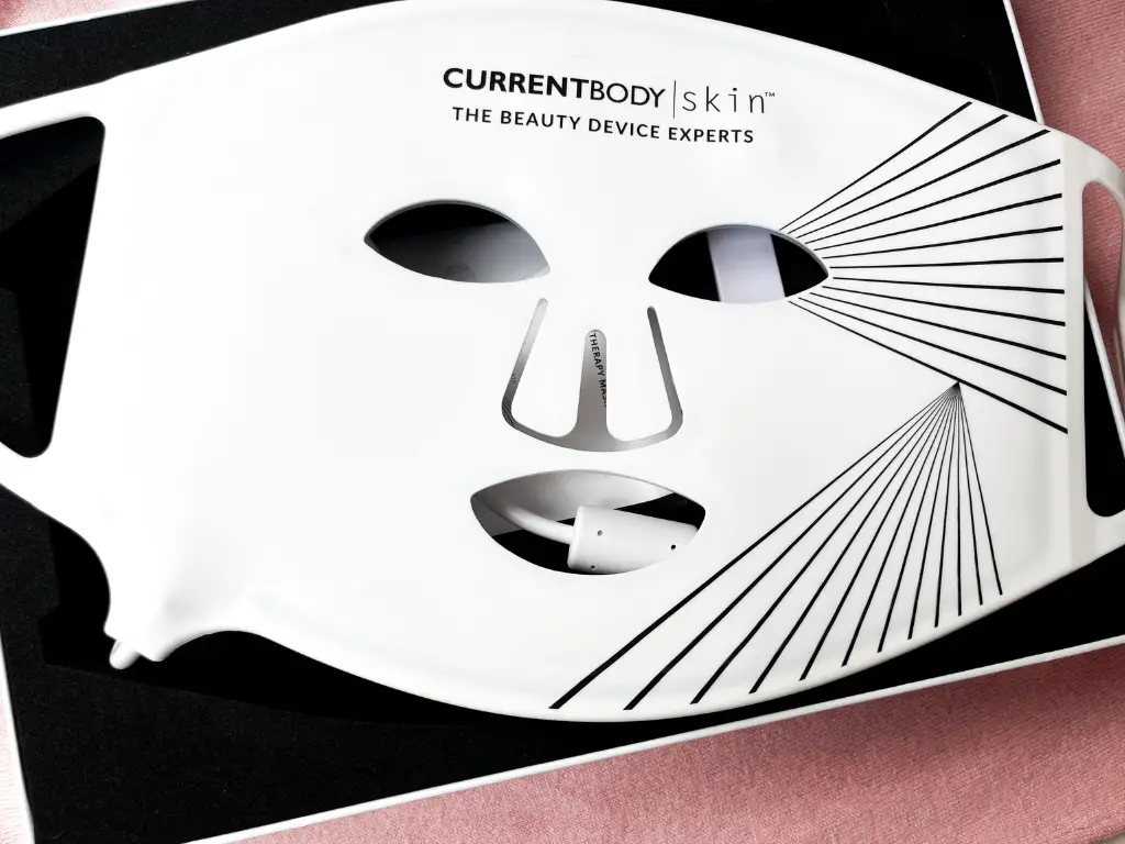 Currentbody LED Light Therapy Mask | Review